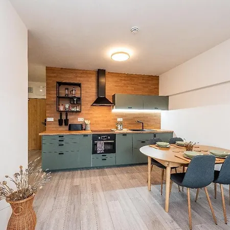 Besen 304 Bešeňová